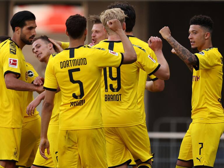 Jugadores del Borussia Dortmund podrían perderse tres partidos por recibir a un peluquero en sus casas
