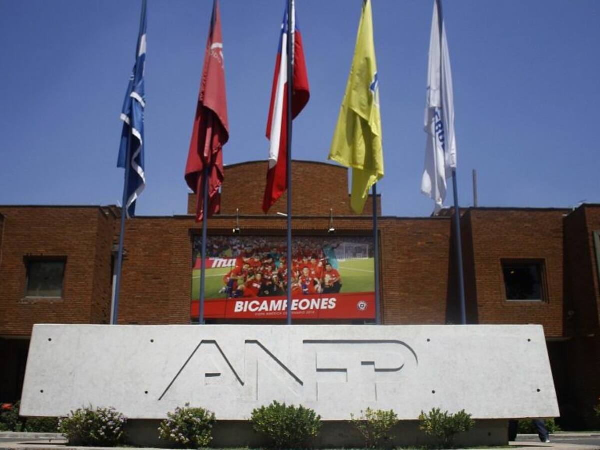 Dobles contratos: ANFP iniciará esta semana una mesa interdisciplinaria para analizar la realidad del fútbol chileno