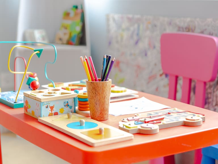 Experta advierte por “retroceso vacacional”: consejos para aprovechar el verano para aprender jugando