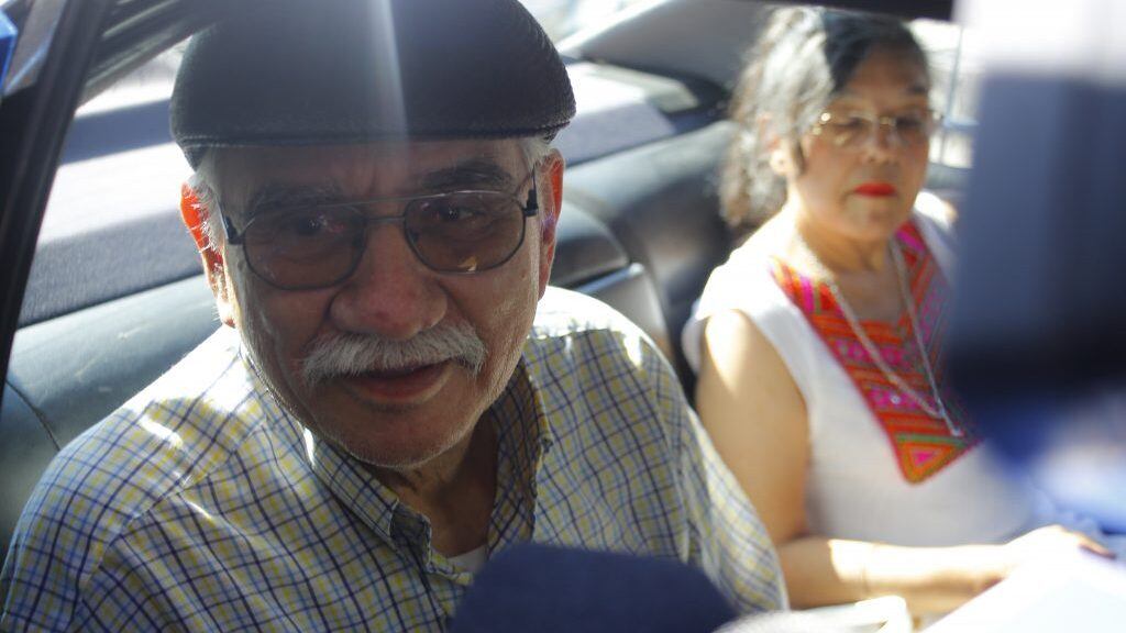 18 de Diciembre del 2018/SANTIAGO
Tito Fernandez se retira del cuartel de delitos sexuales de la PDI, luego prestar declaracin por mas de cinco en el cuartel ubicado en Williams Rebolledo, dando declaracin a la prensa a su salida.
FOTO:SEBASTIAN BROGCA/AGENCIAUNO