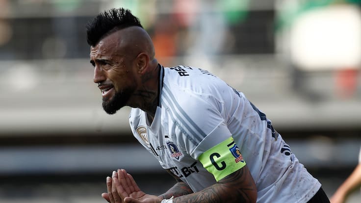 El histórico de La Roja que fichó por Colo Colo y se llevó feroz reto de Vidal: “Me llamó para putearme”