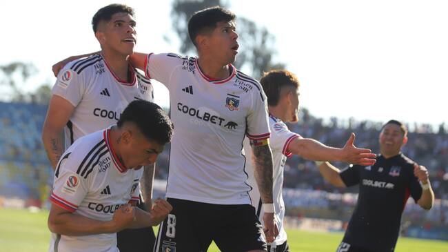 Esteban Pavez renueva por dos años en Colo Colo y alaba a Jordhy Thompson: "Es el jugador diferente que tenemos"