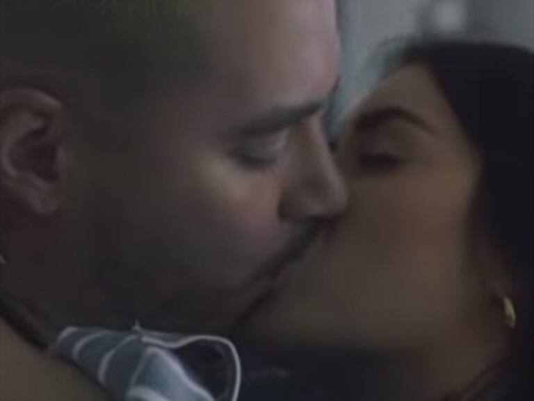 J Balvin y Lali Espósito se besan apasionadamente en nuevo video