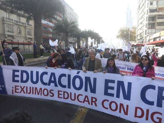 15 de mayo de 2025/SANTIAGO
El presidente del Colegio de Profesoras y Profesores, Mario Aguilar, se refiere a los motivos del Paro Nacional convocado por el magisterio para este jueves, por la pronta tramitación de su Agenda Corta.
FOTO: SEBASTIAN BELTRAN GAETE / AGENCIUNO