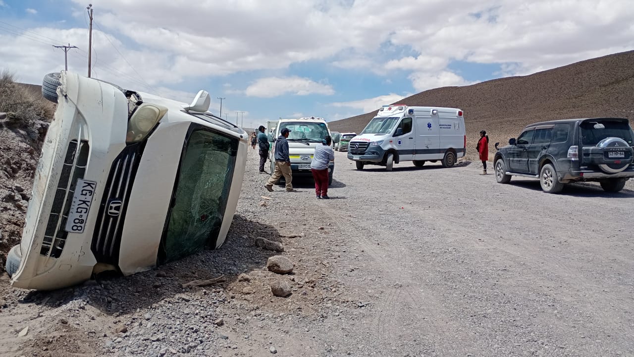 Doble accidente de tránsito en Colchane deja un muerto y varios heridos, entre ellos el alcalde de la comuna
