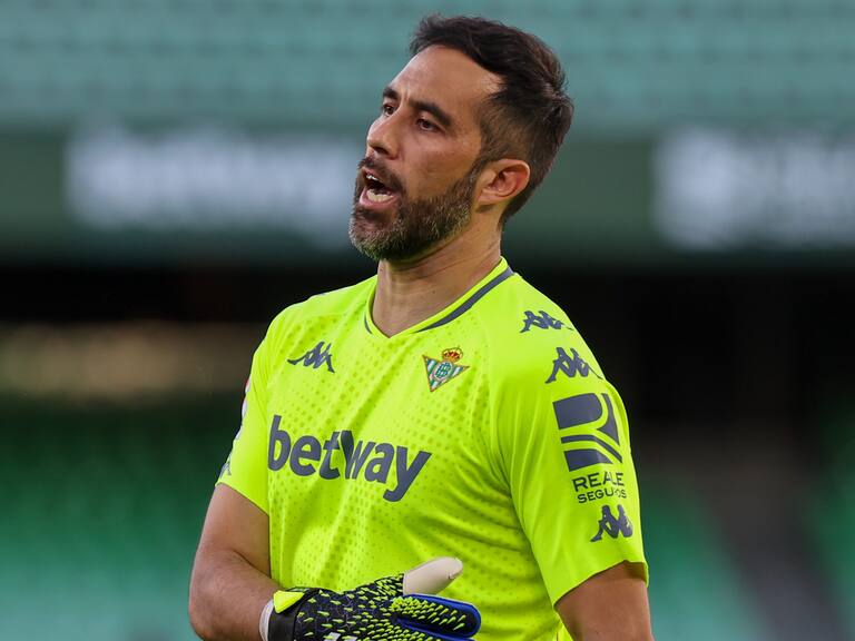 Claudio Bravo of Real Betis Balompie during the La Liga Santander match between Real Betis and SD Huesca at Estadio Benito Vilamarin in Sevilla, Spain on May 16, 2021.(Photo by Jose Luis Conteras/DAX Images/NurPhoto via Getty Images)