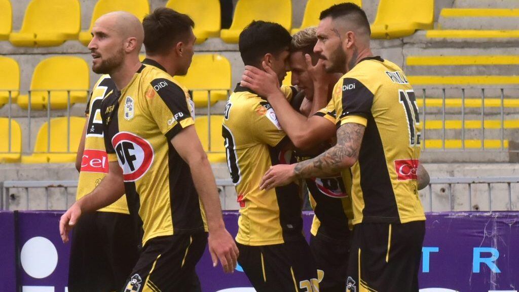 01 DE MARZO DE 2020/COQUIMBOJugadores de Coquimbo Unido en festejo de un gol, durante el partido valido por la fecha 6 del Campeonato Nacional AFP PalnVital 2020, entre Coquimbo Unido y Deportes La Serena, disputado en el Estadio Francisco Sanchez Rumoroso de Coquimbo.
FOTO: ALEJANDRO PIZARRO UBILLA/AGENCIAUNO