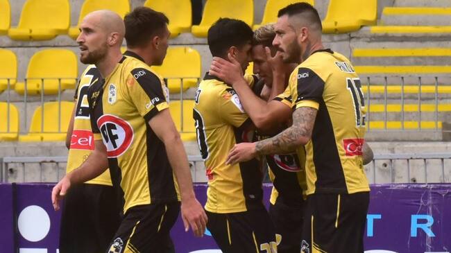 01 DE MARZO DE 2020/COQUIMBOJugadores de Coquimbo Unido en festejo de un gol, durante el partido valido por la fecha 6 del Campeonato Nacional AFP PalnVital 2020, entre Coquimbo Unido y Deportes La Serena, disputado en el Estadio Francisco Sanchez Rumoroso de Coquimbo.
FOTO: ALEJANDRO PIZARRO UBILLA/AGENCIAUNO