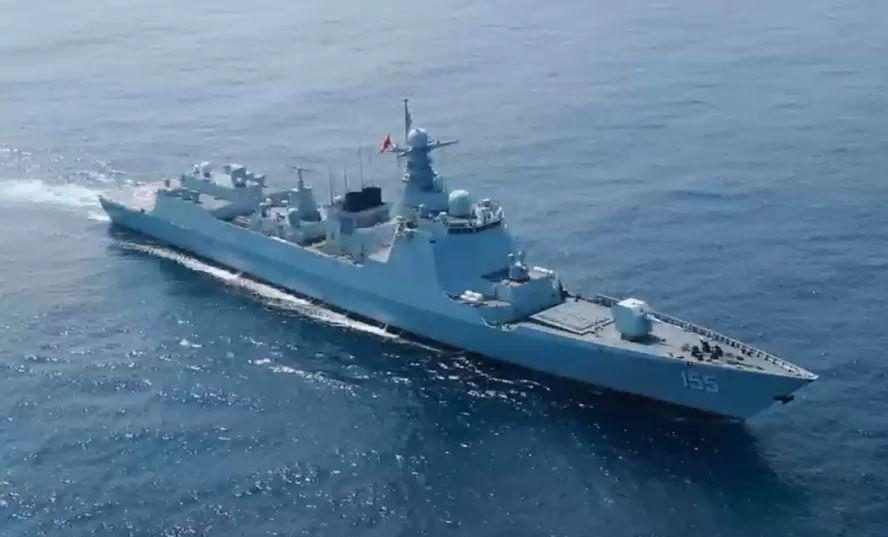 Nave de guerra china avanza por el estrecho de Formosa ante Taiwán