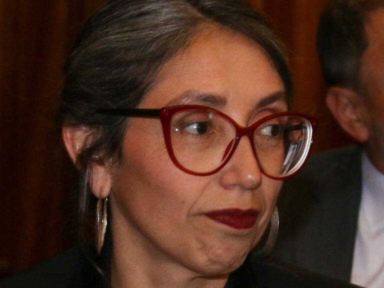 Karinna Fernández renuncia a ser candidata a Fiscal Nacional y critica afirmaciones de «actores estatales»