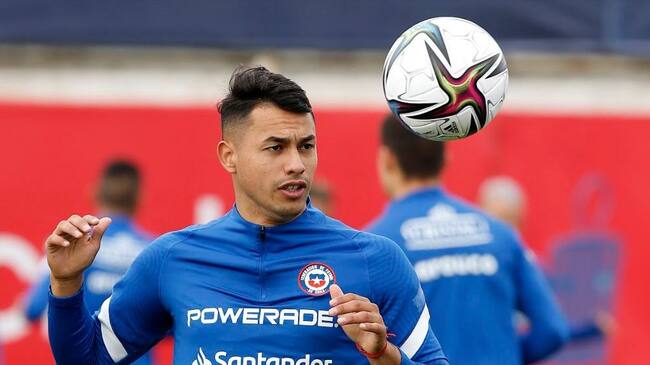 Iván Morales será titular en la formación que prepara Chile para enfrentar a Brasil