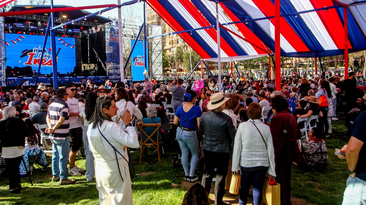 Guía de Fondas para las Fiestas Patrias 2026 en Santiago: dónde ir, artistas, precios y programación de los mejores eventos de la RM