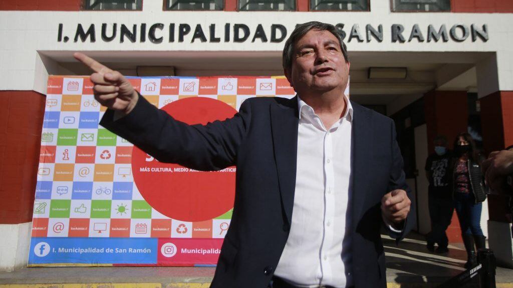 3 de junio del 2021/ColinaEl Alcalde de San Ramon Miguel Angel Aguilera se refiere a el fallo de tribunal electoral.
FOTO: KARIN POZO/AGENCIAUNO