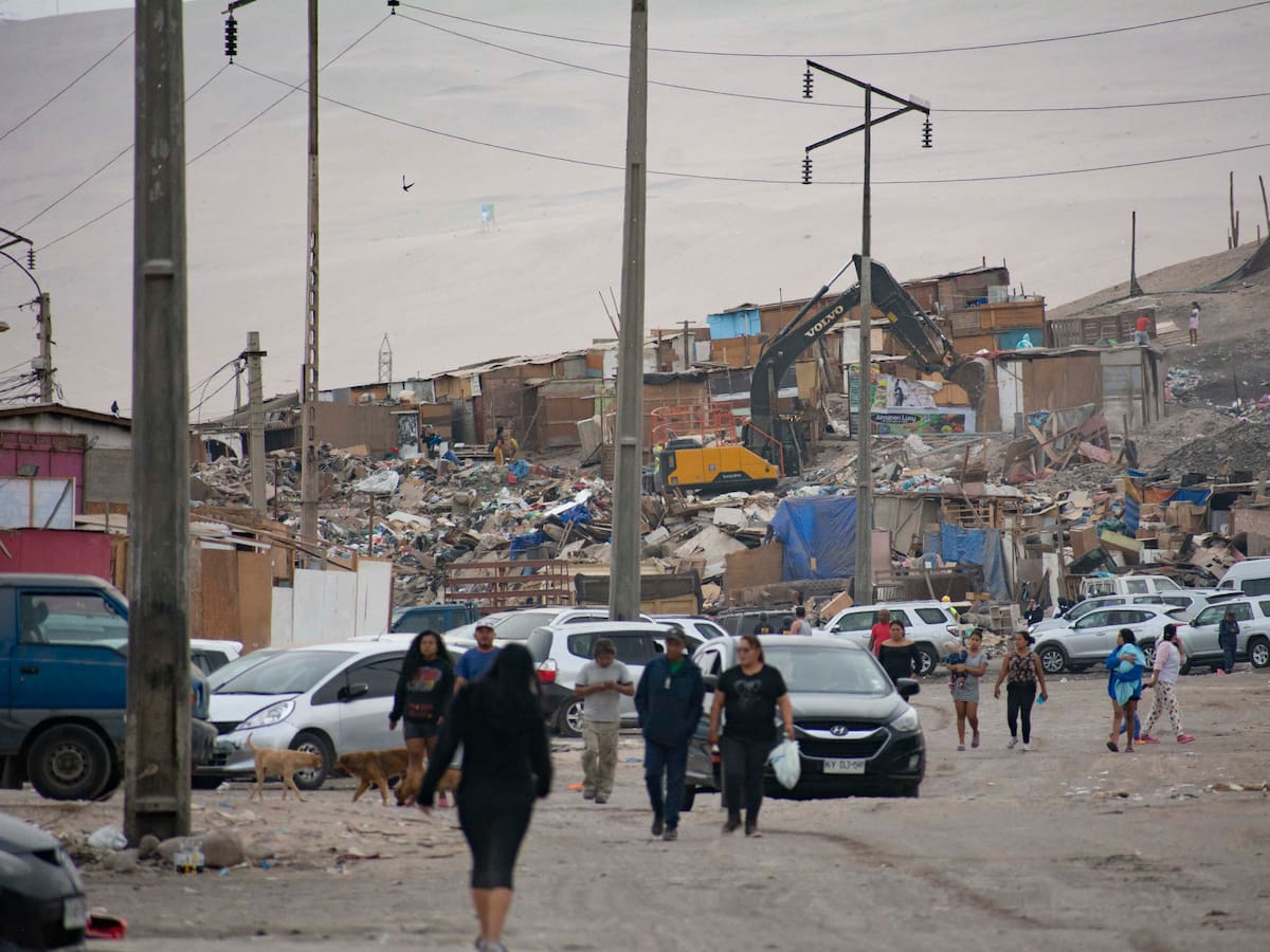 Contraloría toma razón para iniciar desalojo y demolición de Cerro Chuño en Arica