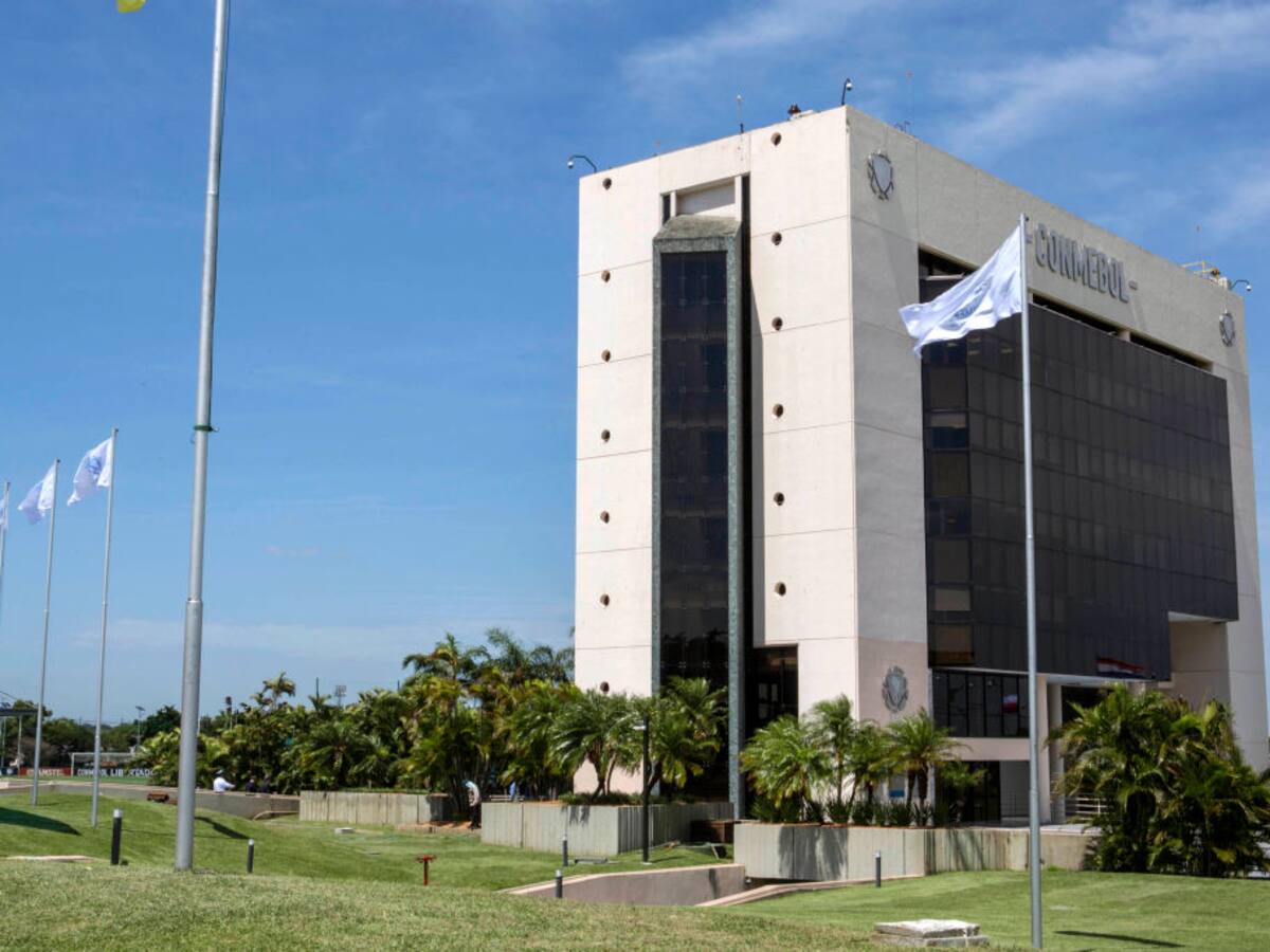 Conmebol pidió a la FIFA suspender el inicio de las eliminatorias a Qatar 2022 por coronavirus