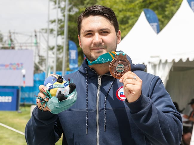 Ricardo Soto recibe la Medalla de Bronce en los Juegos Panamericanos de Santiago 2023 / AGENCIAUNO