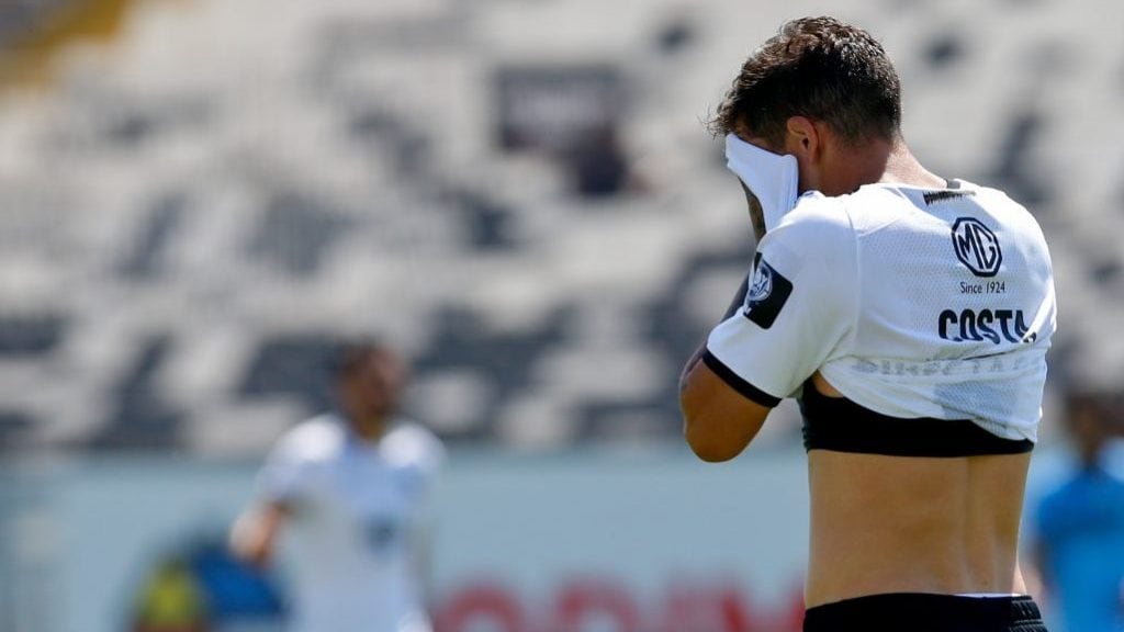 31 de Octubre del 2020/SANTIAGOGabriel Costa(c) se lamenta ,durante el partido valido por la Decimoseptima fecha del Campeonato Nacional AFP PlanVital 2020, entre Colo Colo vs Deportes Iquique, disputado en el Estadio Monumental.
FOTO:FRANCISCO LONGA/AGENCIAUNO