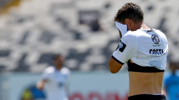 31 de Octubre del 2020/SANTIAGOGabriel Costa(c) se lamenta ,durante el partido valido por la Decimoseptima fecha del Campeonato Nacional AFP PlanVital 2020, entre Colo Colo vs Deportes Iquique, disputado en el Estadio Monumental.
FOTO:FRANCISCO LONGA/AGENCIAUNO