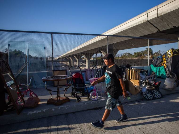 Un joven desempleado vive en las calles de Los Angeles