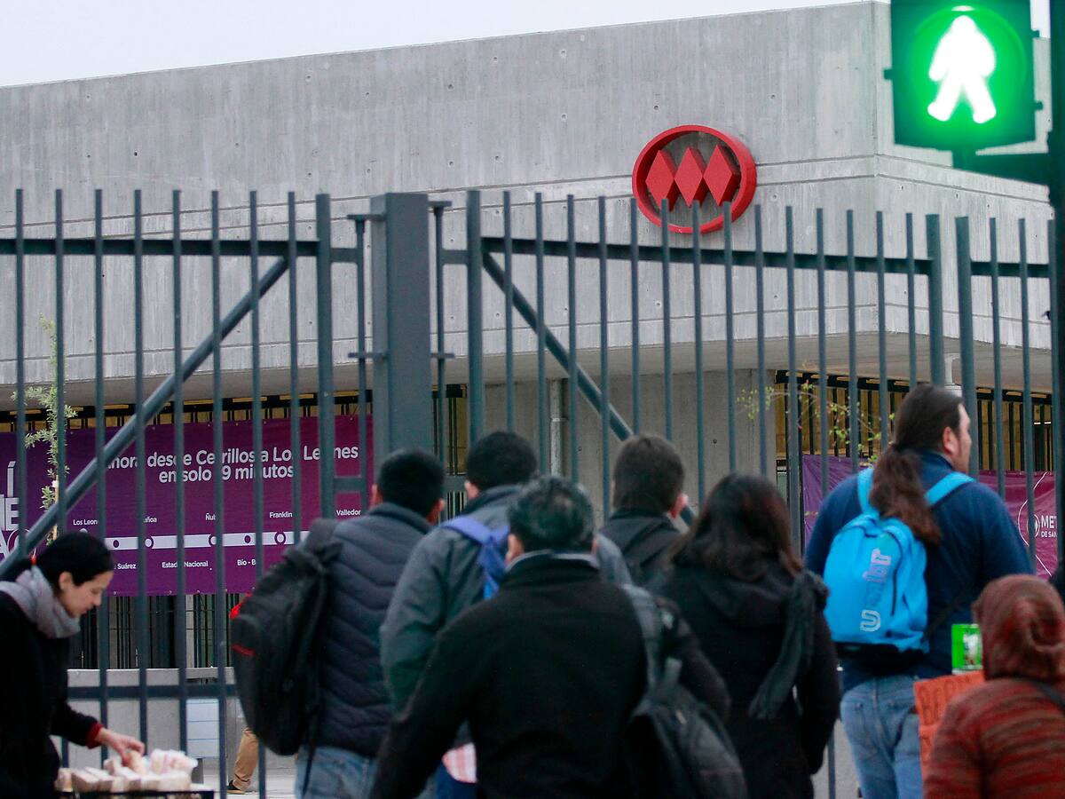 Metro de Santiago restablece servicio en Línea 6 tras falla técnica