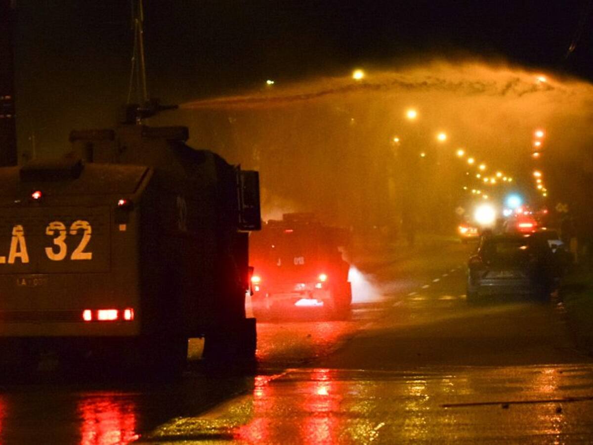 Barricadas y desórdenes se registraron en Santiago previo a la votación en el Senado del proyecto de retiro del 10% de las AFP