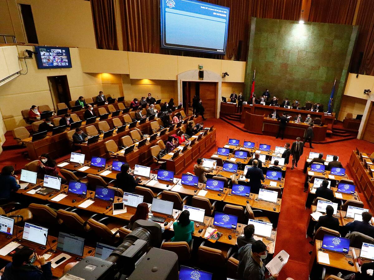 Cámara rechazó veto presidencial a proyecto que impide el corte de servicios básicos por no pago y pasó al Senado