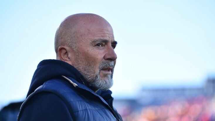 Es oficial: Sevilla anuncia la destitución de Jorge Sampaoli y remarca que el equipo está "al borde de las plazas de descenso"