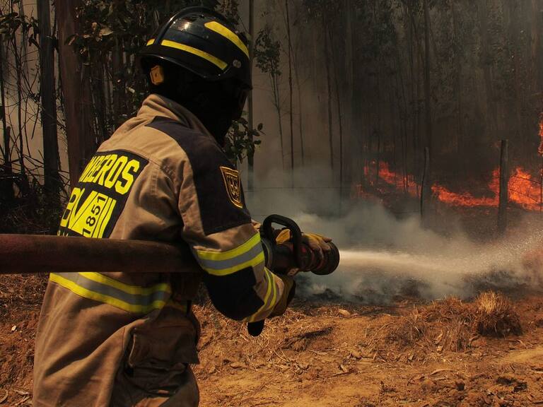 Incendio forestal que afecta al Parque Nacional Radal Siete Tazas lleva cuatro mil hectáreas consumidas