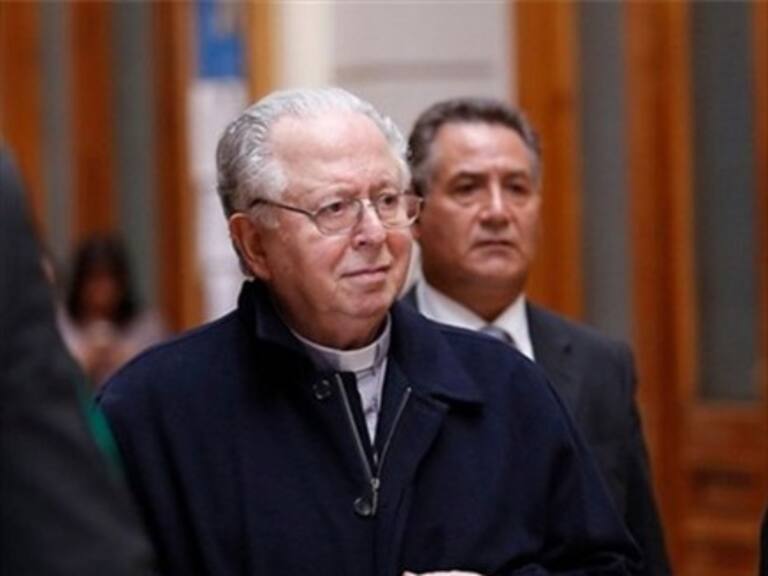 Víctimas de Karadima sufren revés judicial en demanda contra Arzobispado de Santiago