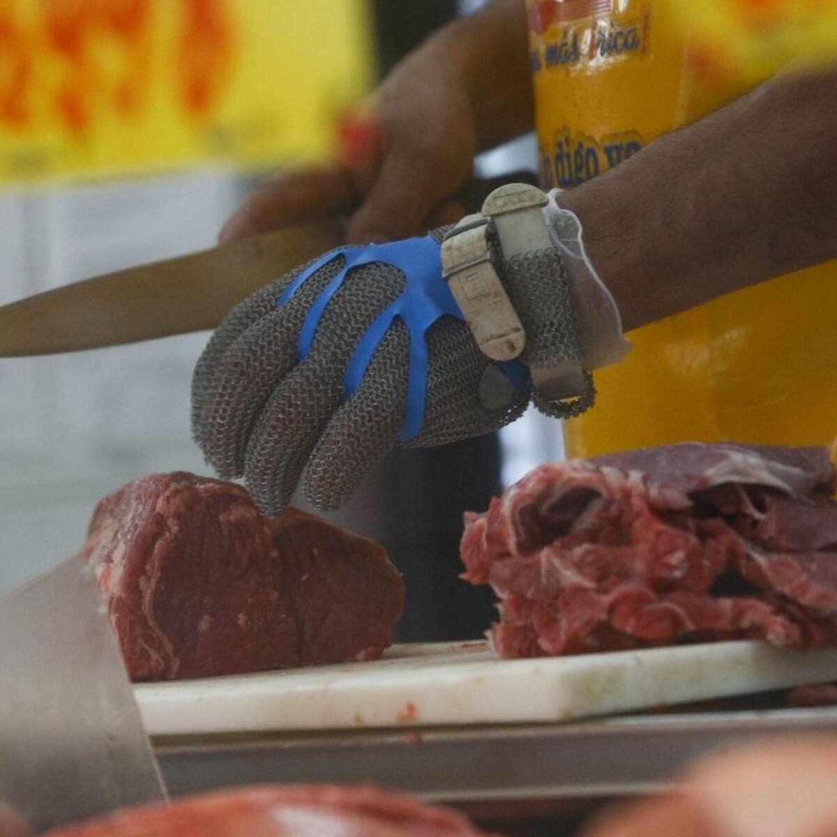 Alza de la carne en Chile preocupa para fin de año: expertos revelan cuándo y cómo comprar para ahorrar