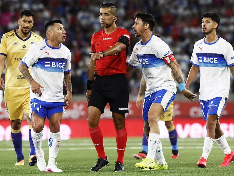 Sin Zampedri: la formación de la UC para su debut en la Copa de la Liga