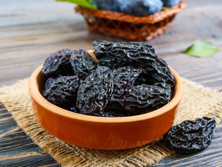 Expertos revelan que comer 50 gramos de esta fruta al día ayuda a generar músculo y fortalecer los huesos