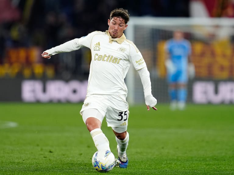 Felipe Loyola regresa a la acción en Europa con decisivo rol en la clasificación de su equipo en Copa Italia