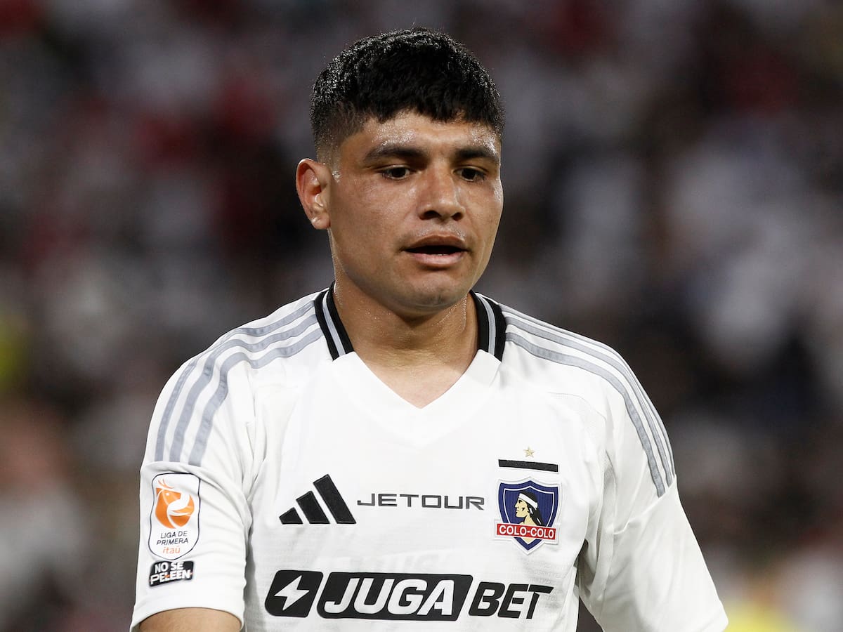 Aquino pierde terreno ante los canteranos: la formación de Colo Colo para su debut en la Liga de Primera