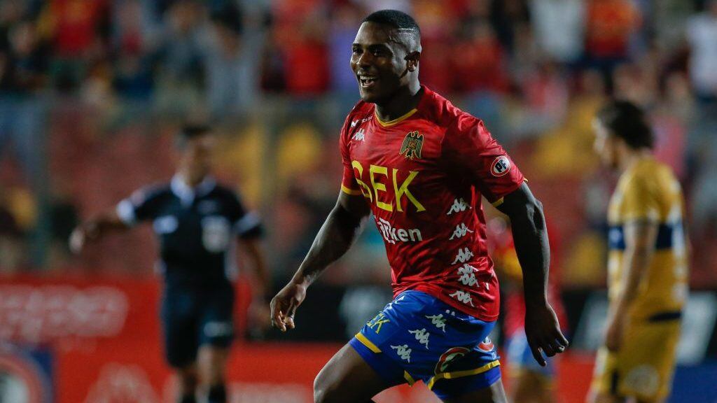 29 de Febrero del 2020/SantiagoHarold Cummings(c) celebra su primer gol y el 2 a 0 de su equipo ,durante el partido valido por la Sexta fecha del Campeonato Nacional AFP PlanVital 2020, entre Union Española vs Everton, disputado en el Estadio Santa Laura.
FOTO:FRANCISCO LONGA/AGENCIAUNO