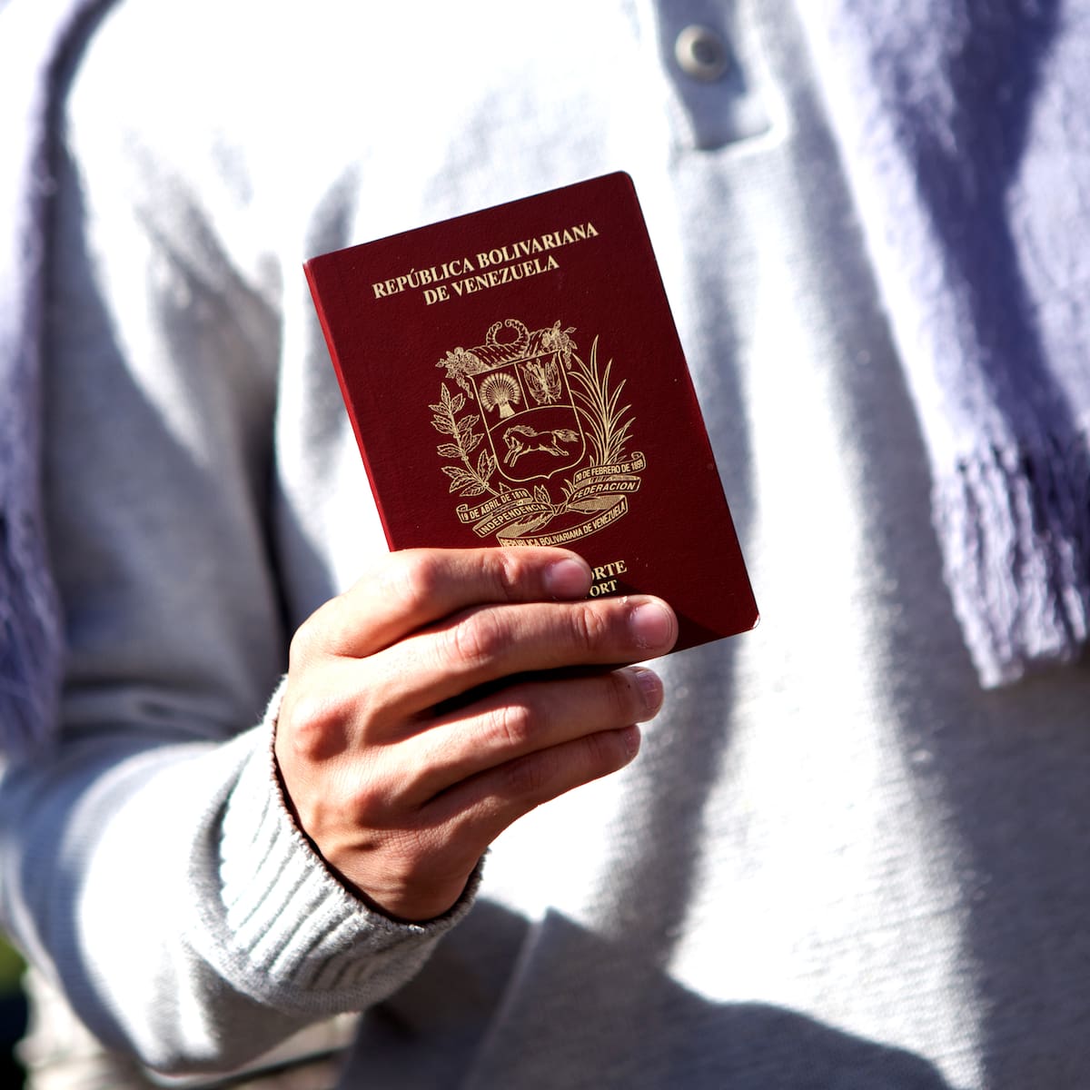 Gobierno tramita salvoconducto especial para salida de venezolanos con pasaporte vencido tras anular circular administrativa