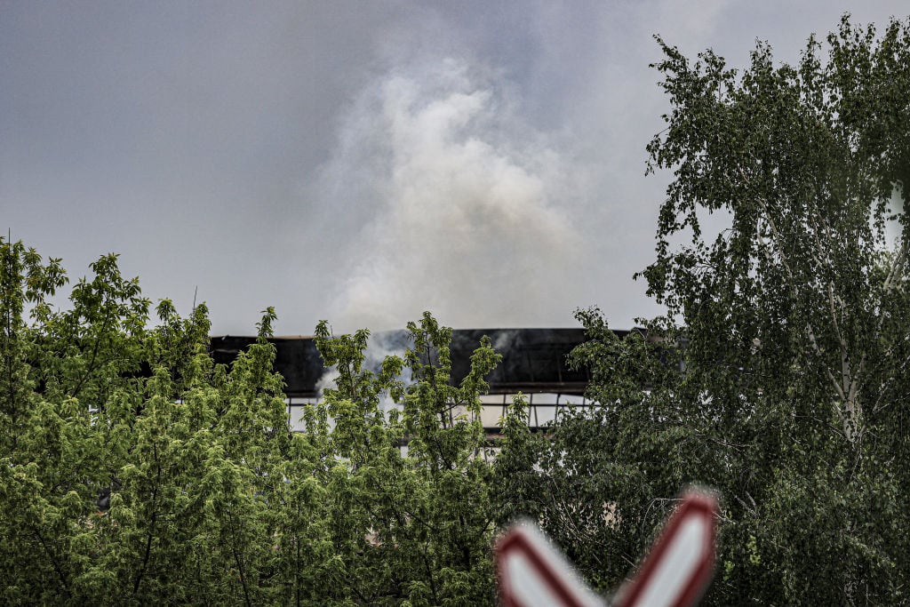 El humo se levanta sobre la región de Kiev tras el nuevo ataque de Rusia