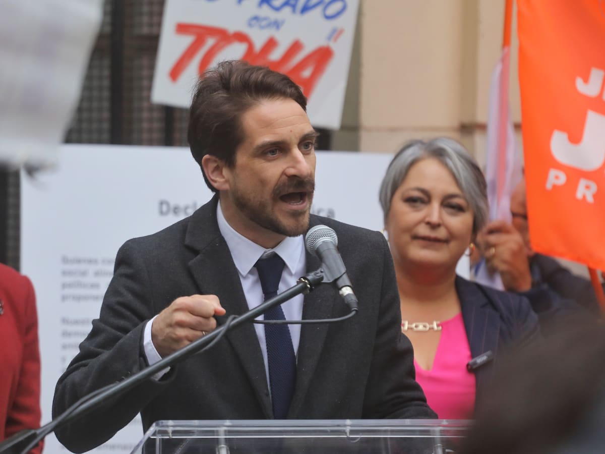 Gonzalo Winter tras inscribir pacto para primarias oficialistas: “Lo que nos une es mucho más que lo que nos separa”