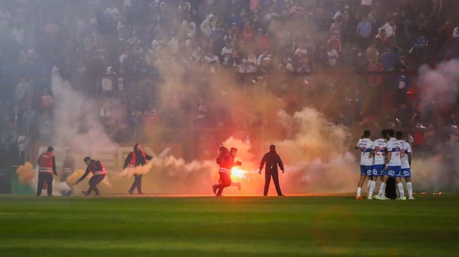 Tribunal de Disciplina sanciona a la UC a jugar sin público el Clásico Universitario por los incidentes ante Ñublense