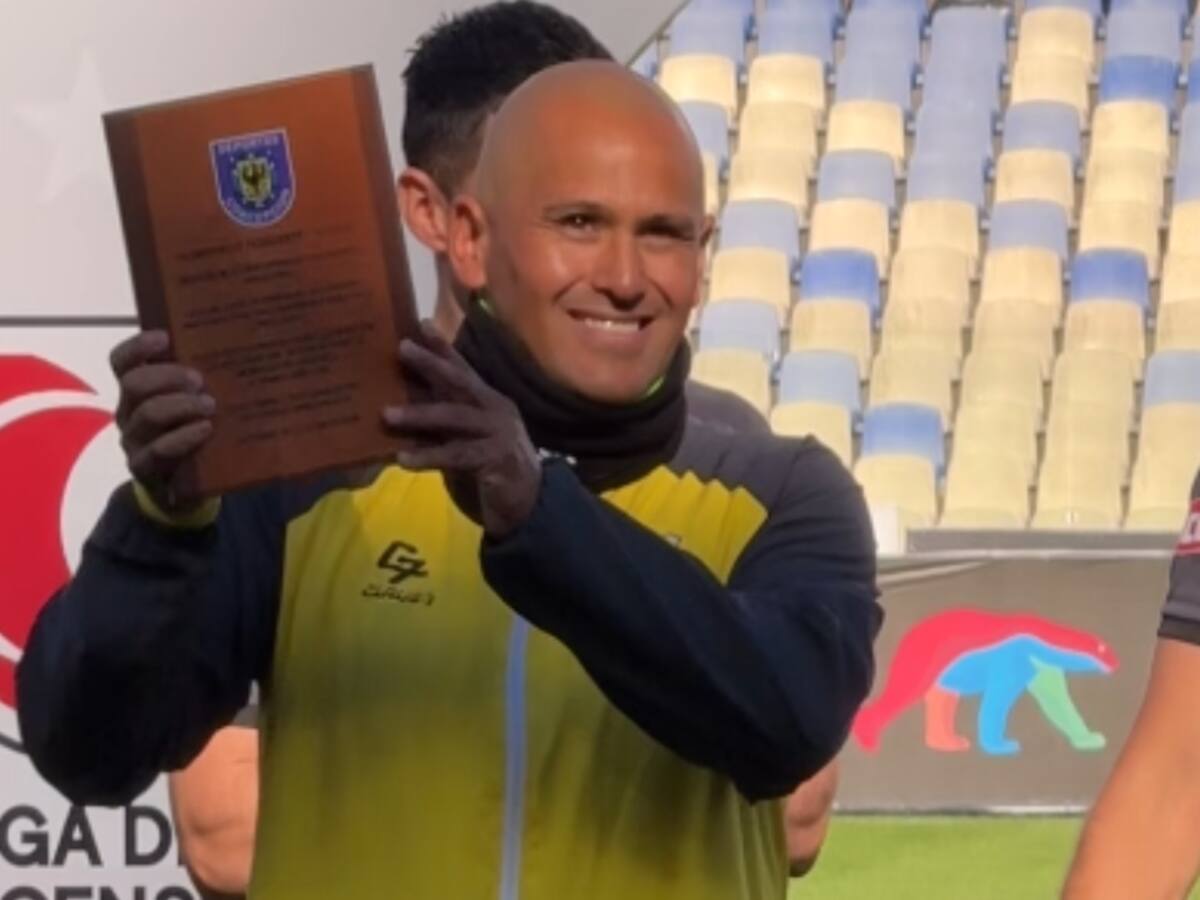 Humberto Suazo es homenajeado por Deportes Concepción en la Primera B