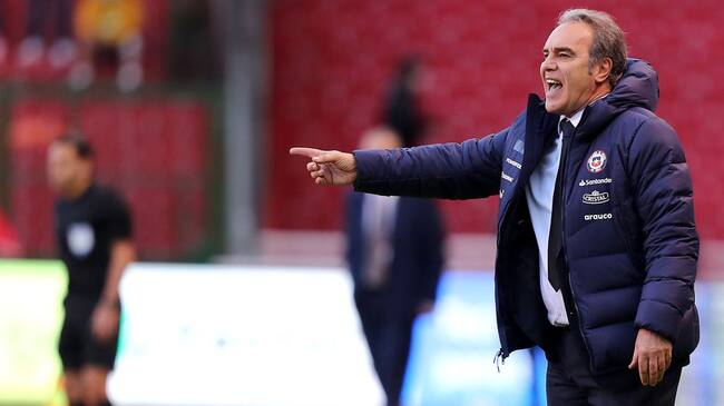 Johnny Herrera criticó a Lasarte: "Quizá no estaba preparado para que se le diera un partido de esta forma"