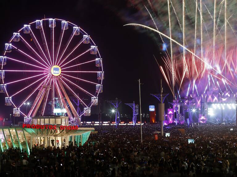 RIO DE JANEIRO, BRAZIL - OCTOBER 06: Fireworks are seen on Palco Mundo on the last day of Rock in Rio at Cidade do Rock on October 6, 2019 in Rio de Janeiro, Brazil. (Photo by Wagner Meier/Getty Images)