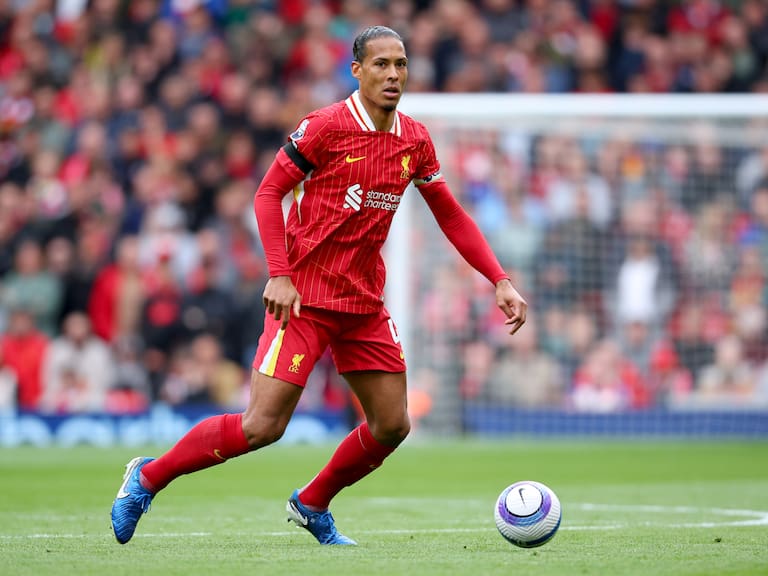 Liverpool concreta la renovación de Virgil van Dijk