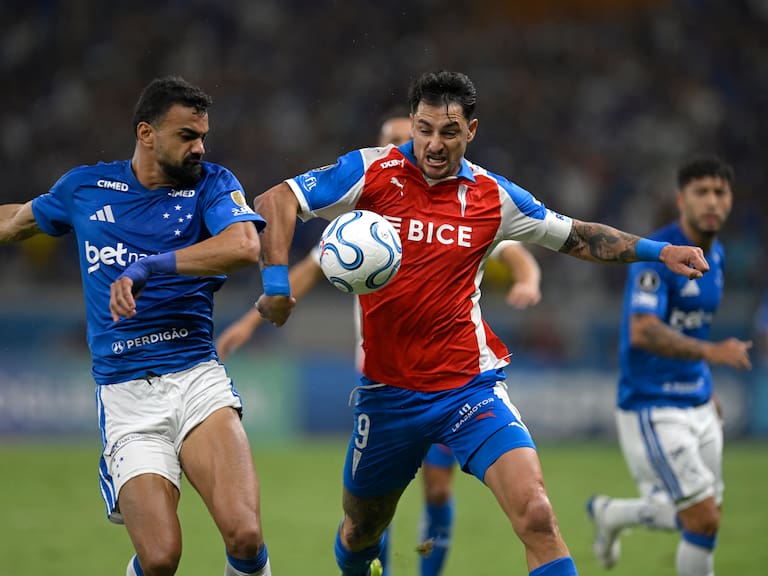 “No sé si no jugamos con actitud, sino que...”: Zampedri y la evolución de la UC en Copa Libertadores