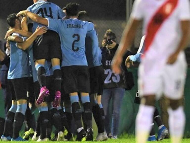 La Selección de Uruguay derrotó a la Selección de Perú en Montevideo