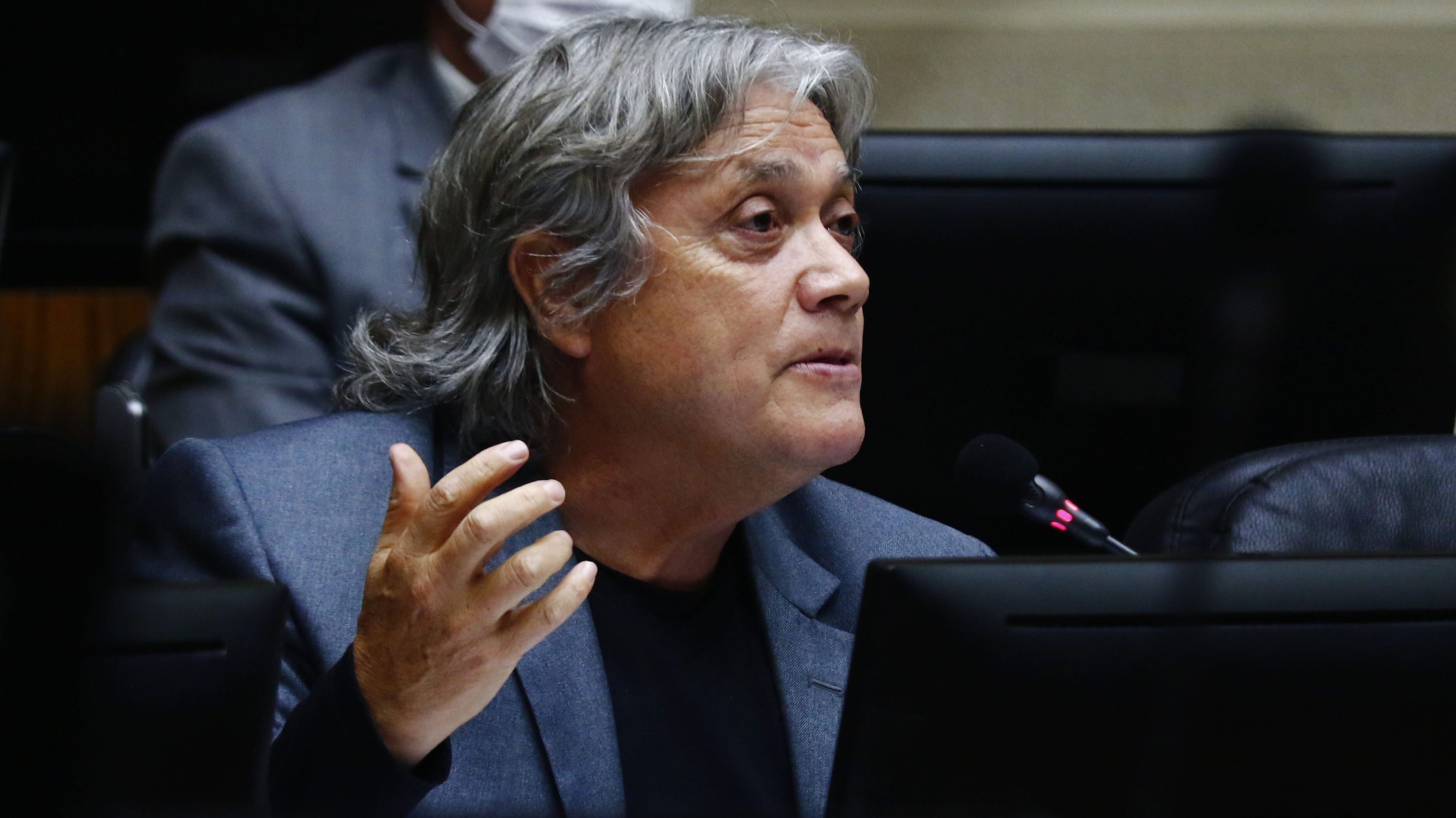 Senador Navarro fue dado de alta tras cirugía cardíaca
