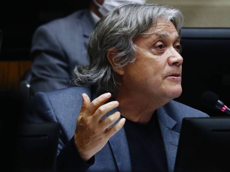 Senador Navarro fue dado de alta tras cirugía cardíaca