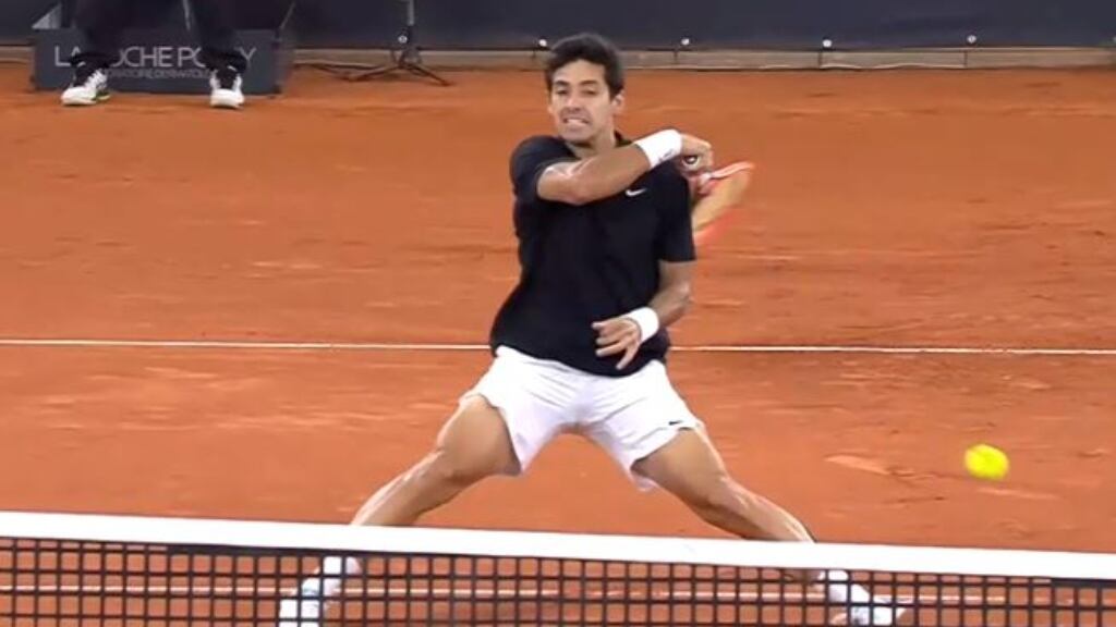 Cristian Garin desperdicia un brillante inicio y es eliminado por Casper Ruud en Hamburgo