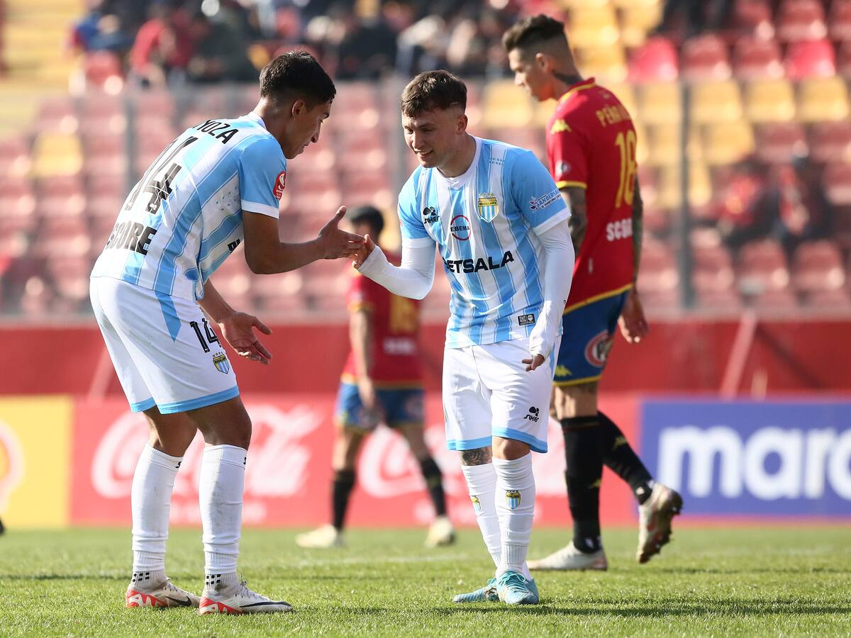 Magallanes le propina humillante goleada a Unión Española y avanza a la final regional de Copa Chile