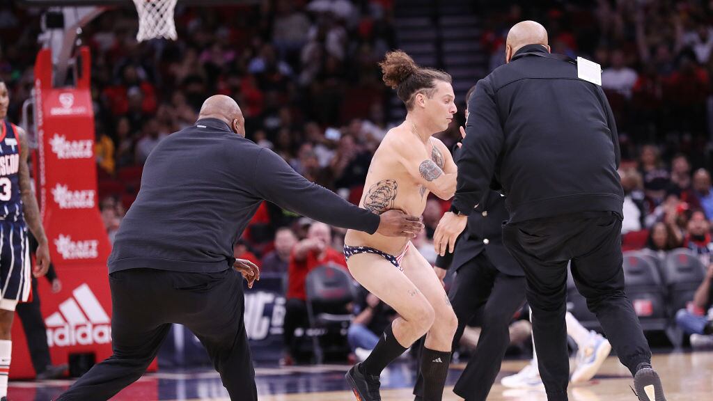 Hombre desnudo NBA